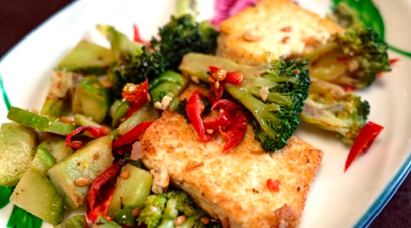 Ensalada de tofu (soja) y brócoli